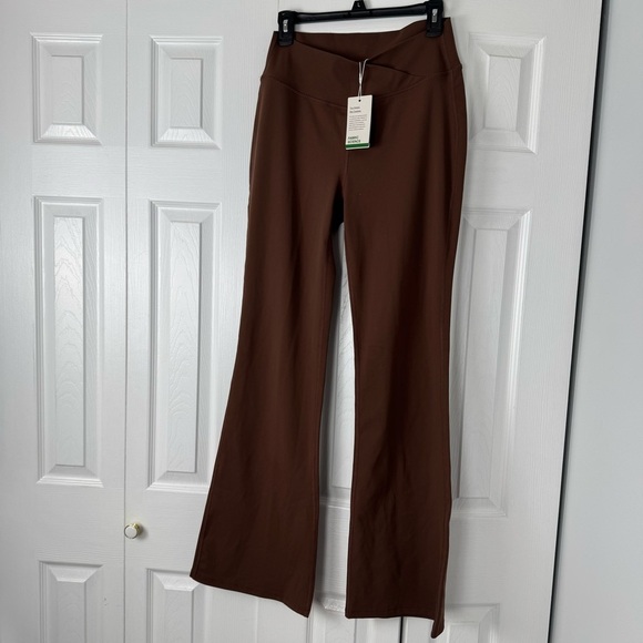 HALARA Pants - NWT Halara Brown Women's Yoga Pants